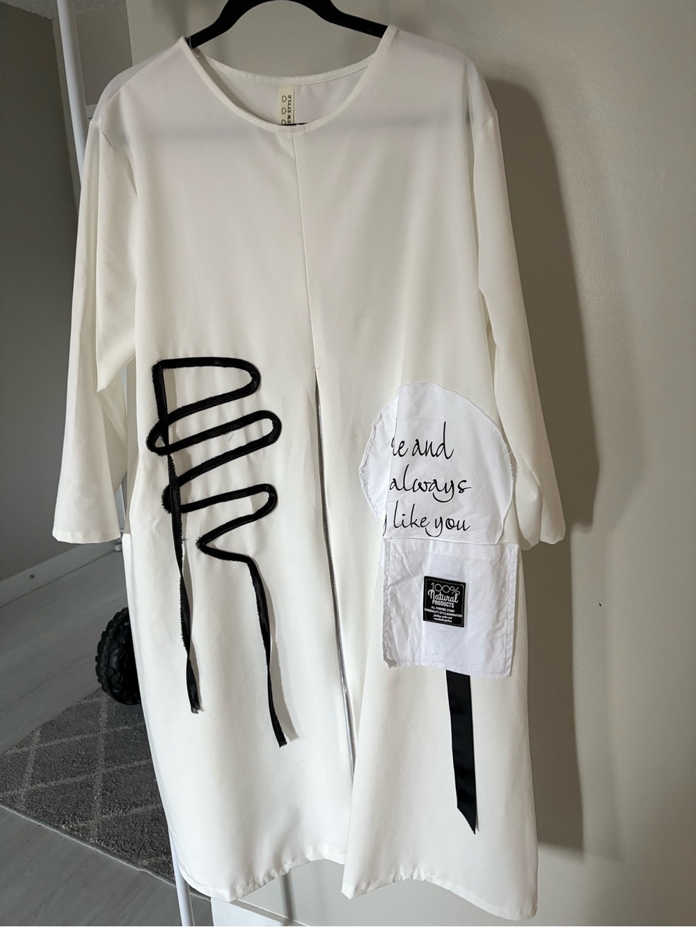 Women’s White Long Sleeve Graphic Dress